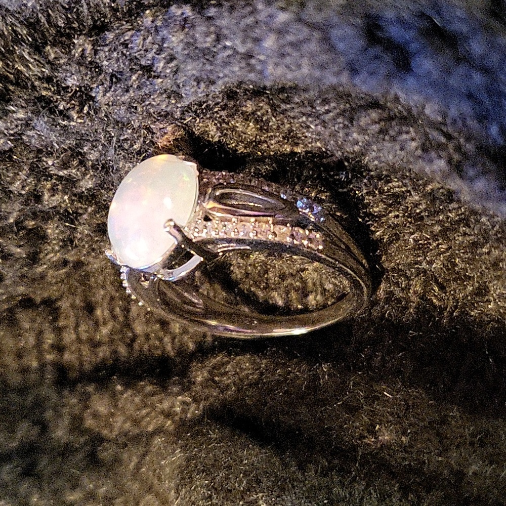 RING - Picture 3 of 3